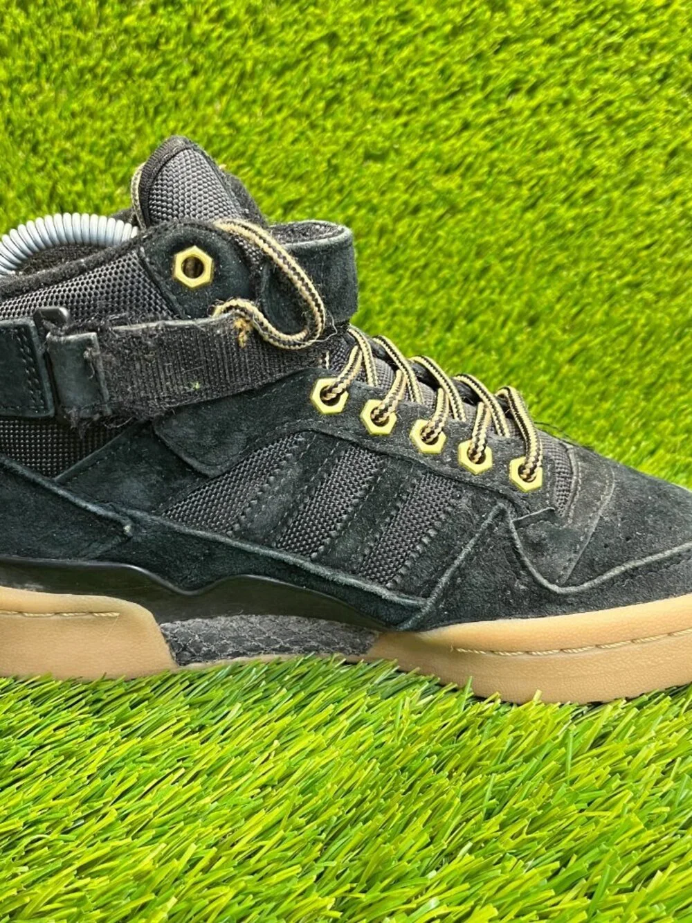 Adidas Forum Mid Boys Size 4.5Y Black Gum Athletic Walking Suede Shoes‎ Sneakers